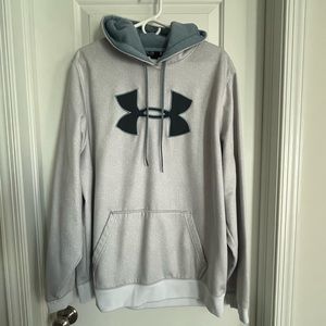 Men’s 2XL Under Armour sweatshirt.